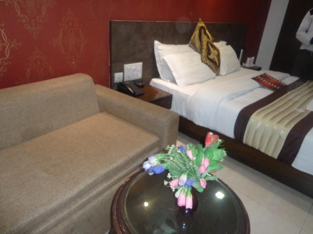 Milllennium 2000 Dx New Delhi