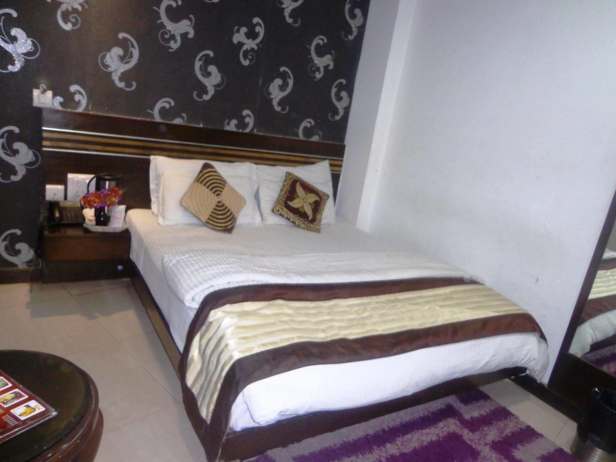 Milllennium 2000 Dx New Delhi