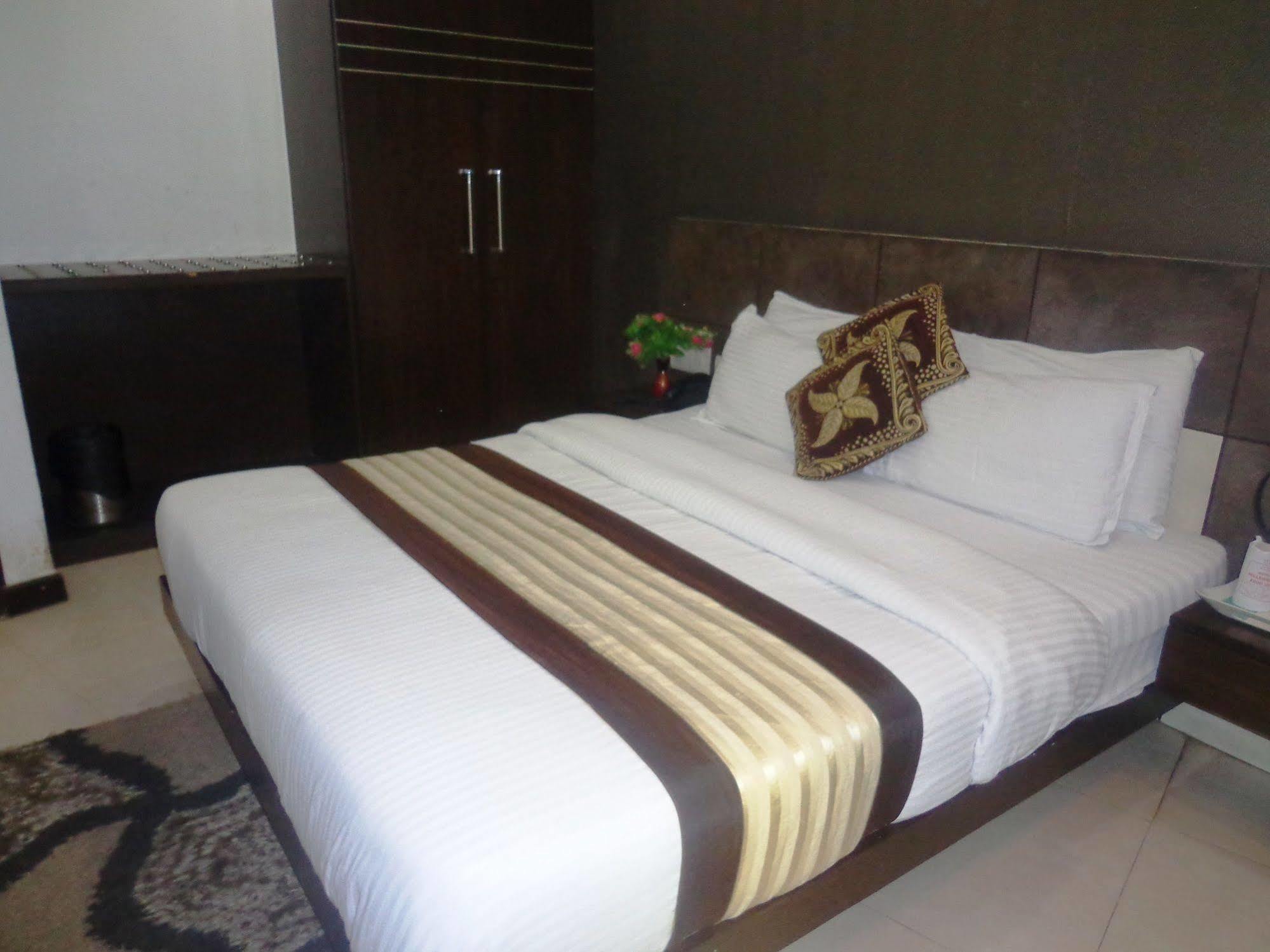 Milllennium 2000 Dx New Delhi